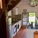 Charming Retreat With Garden Vakantiehuis *