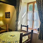 Charming Retreat With Garden Vakantiehuis Courcite