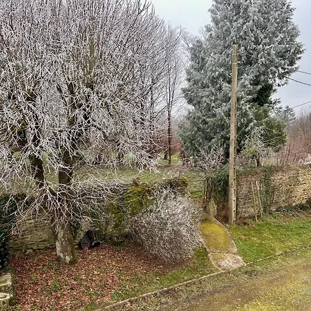 Vakantiehuis Charming Retreat With Garden Courcite