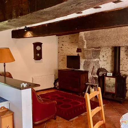 Charming Retreat With Garden Hébergement de vacances